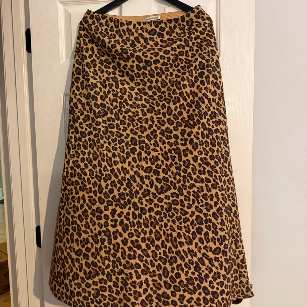 Abercrombie Leopard Print Women's Satin Maxi Skirt